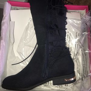 Shoedazzle Navy Suede boots. 9.5 Wide Calf